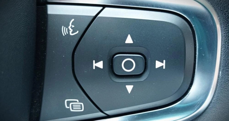 Volvo XC 40 cena 114900 przebieg: 121062, rok produkcji 2019 z Kraków małe 781